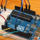 Nahaufnahme des Arduino-Mikrocontrollers
